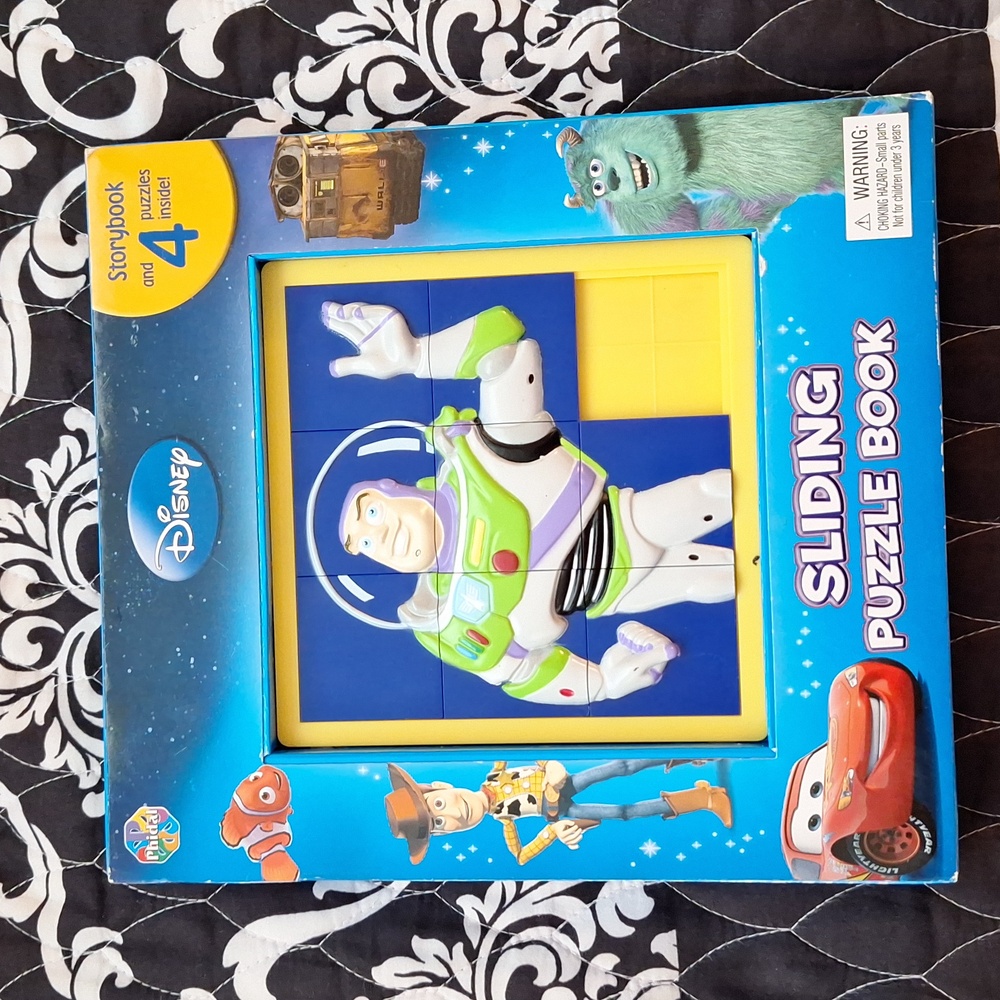 RARE Disney Pixar Sliding Puzzle and Story Book